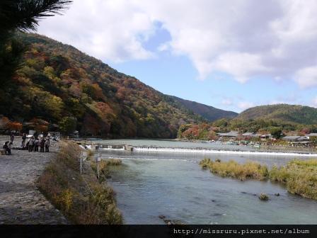 37-嵐山渡月橋旁