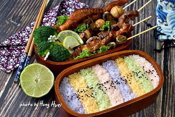 烤肉串彩米飯盒