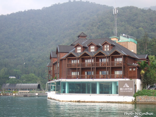 儷山林哲園會館白天外觀 儷山林哲園會館白天外觀