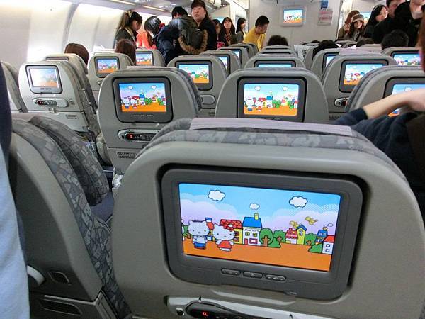 545575_357723390935642_1252733136_n