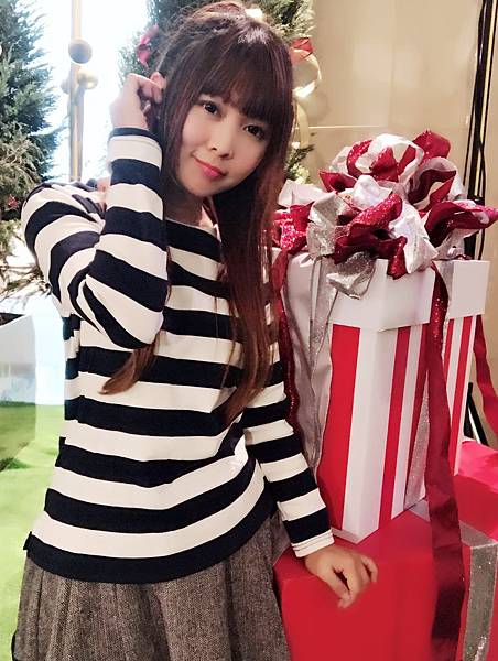 IMG_3812_副本.jpg 衣芙efshop-新年快樂!穿出品味的新戀愛系女生妝扮~