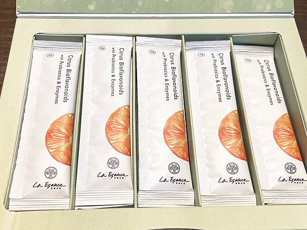 伊頌天然草本橙萃極制三重奏益生菌 (6).jpg