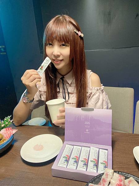 伊頌天然耀妍莓萃膠妍私密香粉 (5).jpg