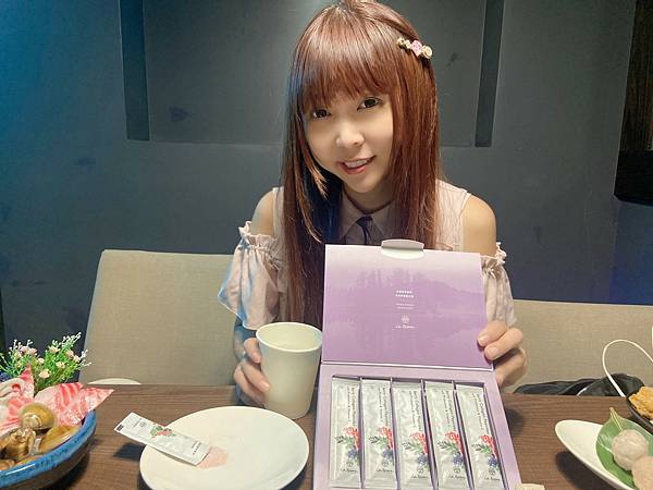 伊頌天然耀妍莓萃膠妍私密香粉 (3).jpg