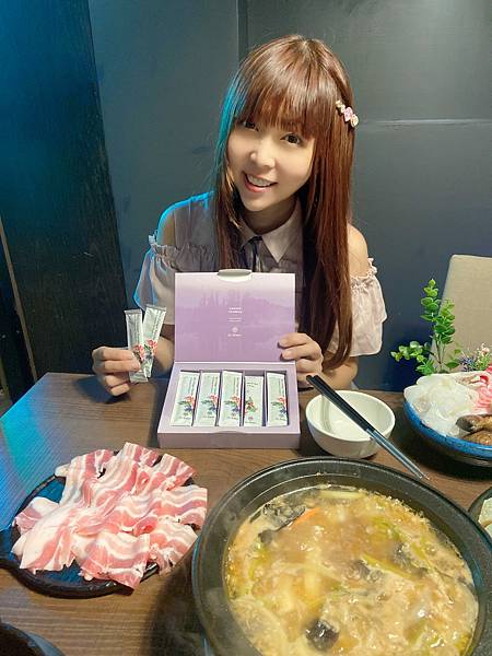 伊頌天然耀妍莓萃膠妍私密香粉 (15).jpg