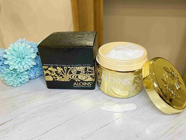 ALOINS 雅洛茵斯皇家蘆薈美肌霜
