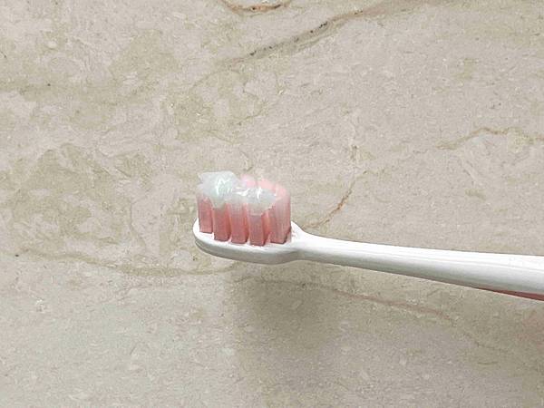 黑人全亮白極緻牙膏潄口水 (27).jpg