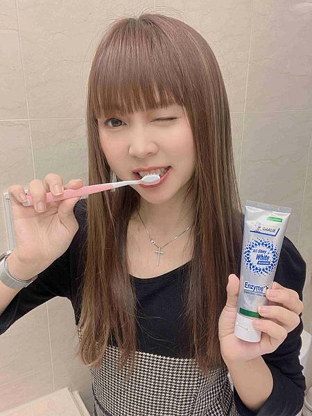 黑人全亮白極緻牙膏潄口水 (31).jpg