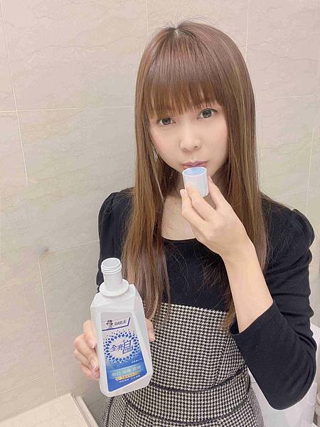 黑人全亮白極緻牙膏潄口水 (35).jpg