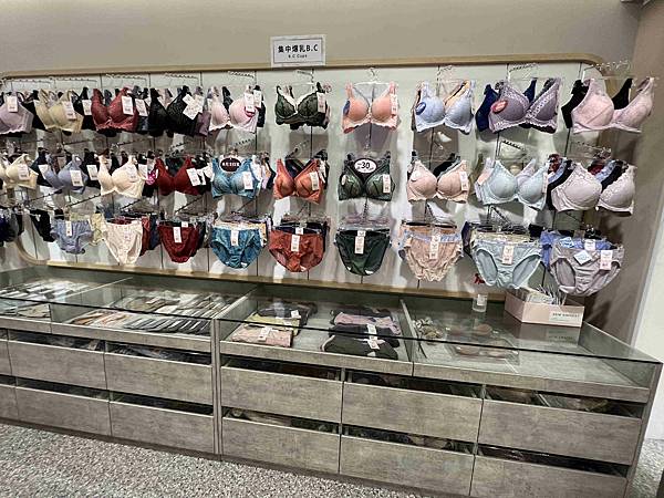 玉如阿姨嘉義門市 (8).jpg