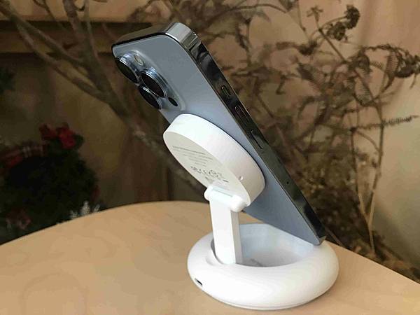 MEG SAFE無線電充 (5).jpg