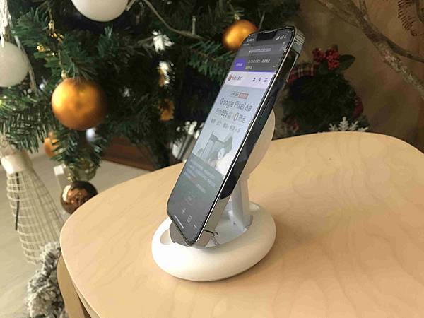 MEG SAFE無線電充 (3).jpg