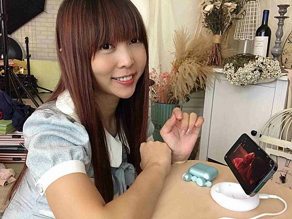 MEG SAFE無線電充 (17).jpg