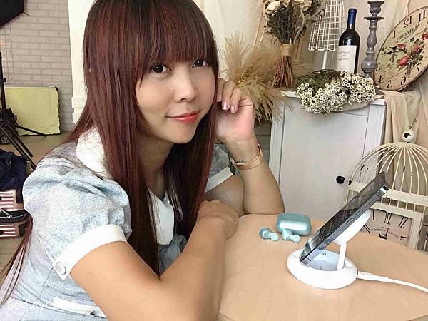 MEG SAFE無線電充 (16).jpg