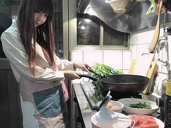 MEG SAFE無線電充 (27).jpg