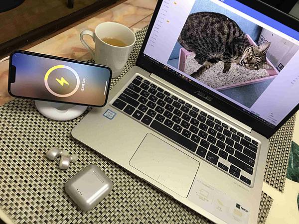 MEG SAFE無線電充 (29).jpg