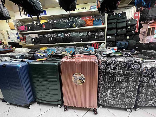 台北後火車站商圈推薦金埃及黛德美天美皮件 六分埔東東玩具(337).jpg