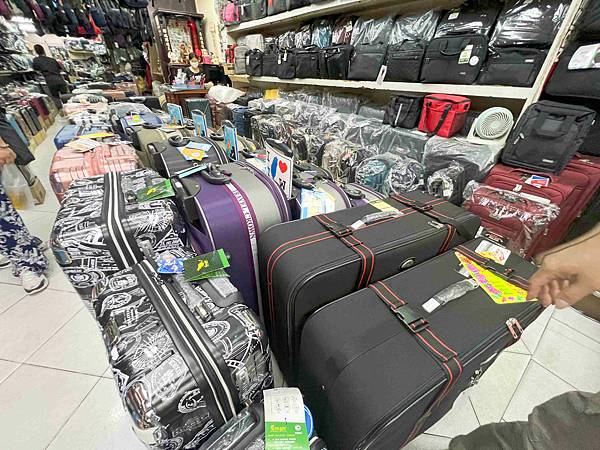 台北後火車站商圈推薦金埃及黛德美天美皮件 六分埔東東玩具(350).jpg