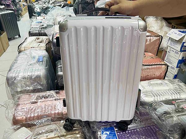 台北後火車站商圈推薦金埃及黛德美天美皮件 六分埔東東玩具(355).jpg