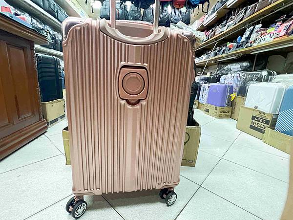 台北後火車站商圈推薦金埃及黛德美天美皮件 六分埔東東玩具(361).jpg