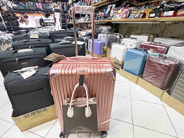 台北後火車站商圈推薦金埃及黛德美天美皮件 六分埔東東玩具(363).jpg