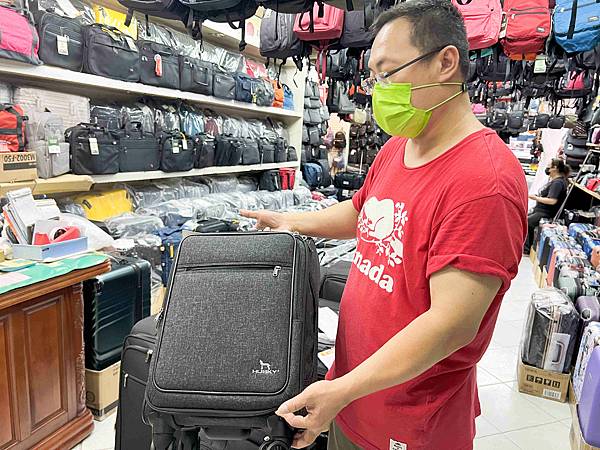 台北後火車站商圈推薦金埃及黛德美天美皮件 六分埔東東玩具(370).jpg