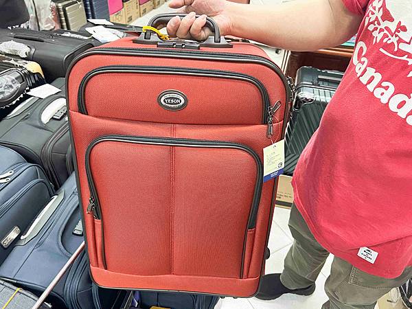 台北後火車站商圈推薦金埃及黛德美天美皮件 六分埔東東玩具(371).jpg