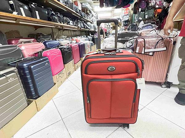 台北後火車站商圈推薦金埃及黛德美天美皮件 六分埔東東玩具(373).jpg