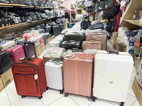 台北後火車站商圈推薦金埃及黛德美天美皮件 六分埔東東玩具(382).jpg