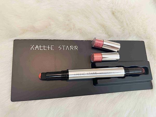 kalliestarr眼線液水眉筆旋轉口紅雙頭眼影筆 (8).jpg