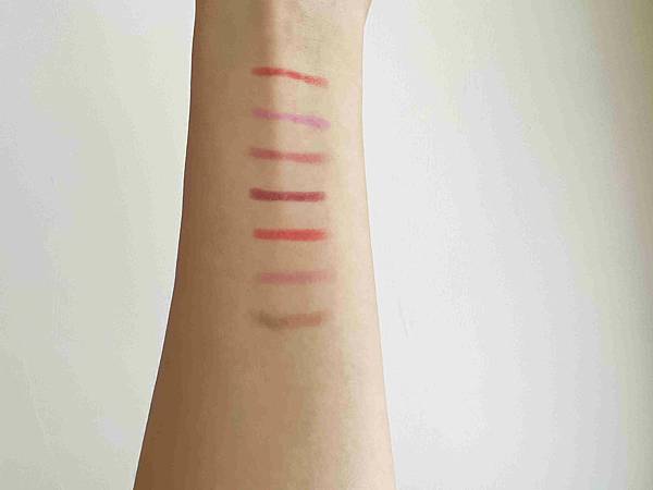 kalliestarr眼線液水眉筆旋轉口紅雙頭眼影筆 (24).jpg