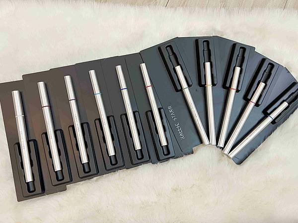 kalliestarr眼線液水眉筆旋轉口紅雙頭眼影筆 (40).jpg