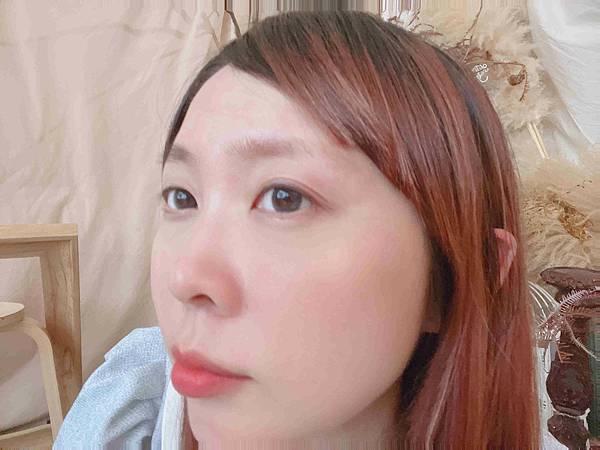 kalliestarr眼線液水眉筆旋轉口紅雙頭眼影筆 (47).jpg