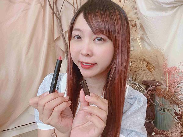 kalliestarr眼線液水眉筆旋轉口紅雙頭眼影筆 (57).jpg