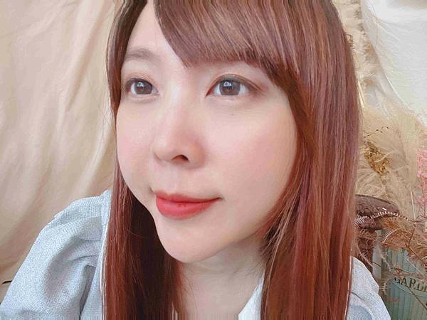 kalliestarr眼線液水眉筆旋轉口紅雙頭眼影筆 (76).jpg