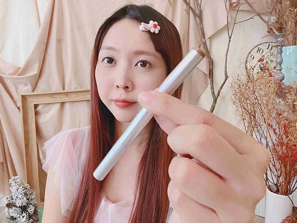 kalliestarr眼線液水眉筆旋轉口紅雙頭眼影筆 (82).jpg