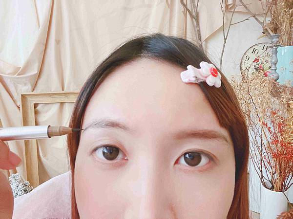 kalliestarr眼線液水眉筆旋轉口紅雙頭眼影筆 (86).jpg