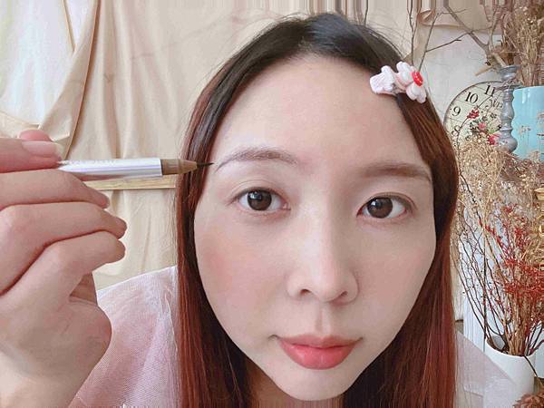 kalliestarr眼線液水眉筆旋轉口紅雙頭眼影筆 (85).jpg