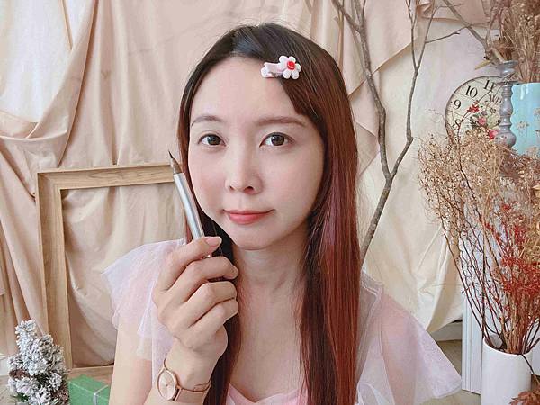 kalliestarr眼線液水眉筆旋轉口紅雙頭眼影筆 (87).jpg