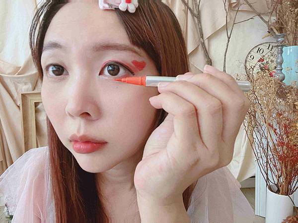 kalliestarr眼線液水眉筆旋轉口紅雙頭眼影筆 (98).jpg