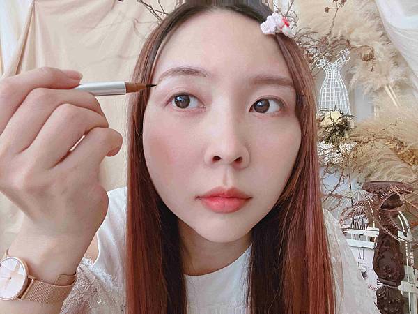 kalliestarr眼線液水眉筆旋轉口紅雙頭眼影筆 (112).jpg