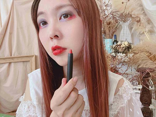 kalliestarr眼線液水眉筆旋轉口紅雙頭眼影筆 (118).jpg