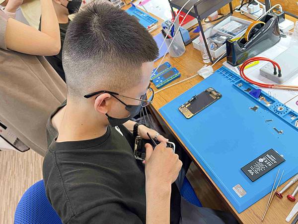 ProFix手機維修 (43).jpg