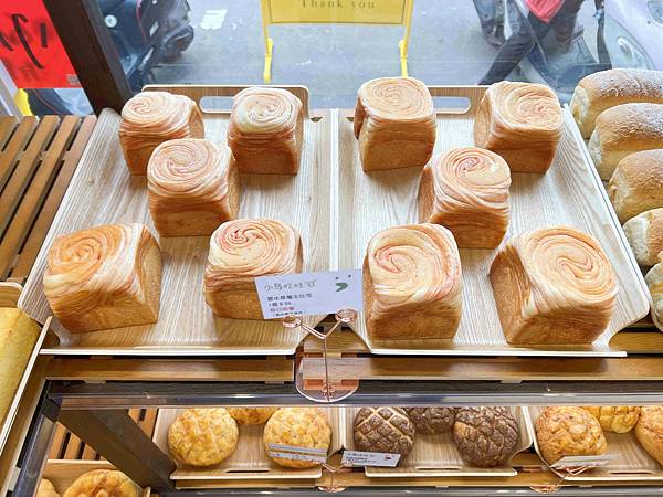 小鳥吃吐司 (9).jpg