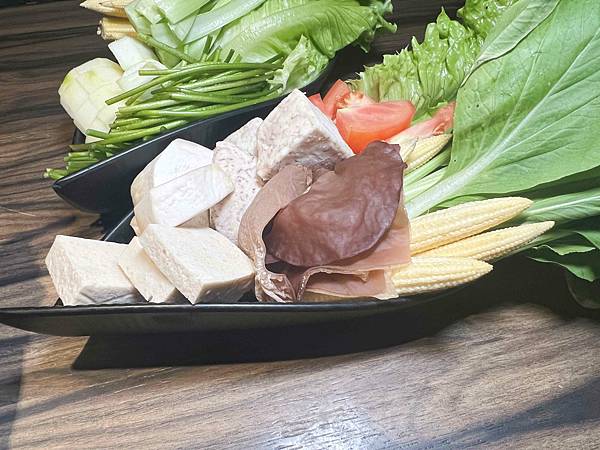 巴適經典麻辣鍋林口店榴槤鍋 (9).jpg