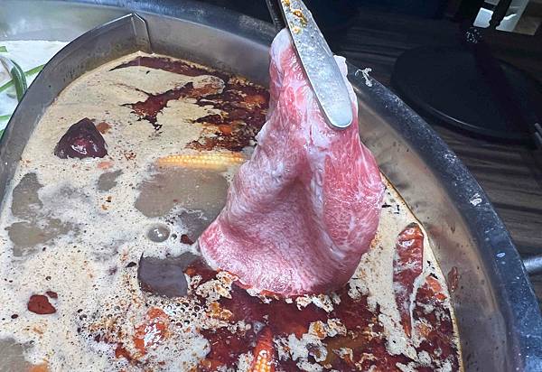 巴適經典麻辣鍋林口店榴槤鍋 (80).jpg