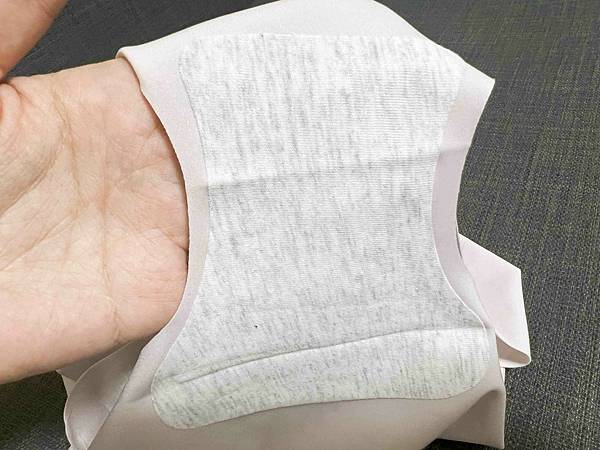 YOLOMI冰絲內褲 (17).jpg