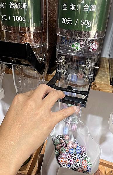 苗栗景點推薦獅潭仙草、後角烘培手作、幸福鐘樓、鐘樓古道、有機書店、獅生活減塑概念館、新店仙草、蜂蜜屋、獅潭教會、楓樹伯公廟、豬皮伯公廟、神秘小徑 (81).jpg