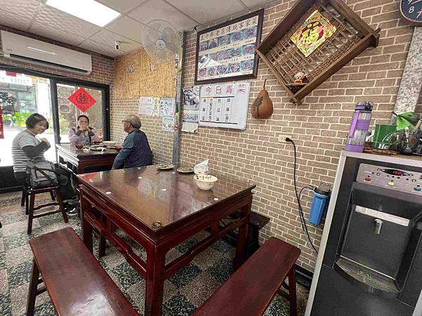 苗栗景點推薦獅潭仙草、後角烘培手作、幸福鐘樓、鐘樓古道、有機書店、獅生活減塑概念館、新店仙草、蜂蜜屋、獅潭教會、楓樹伯公廟、豬皮伯公廟、神秘小徑  (3).jpg