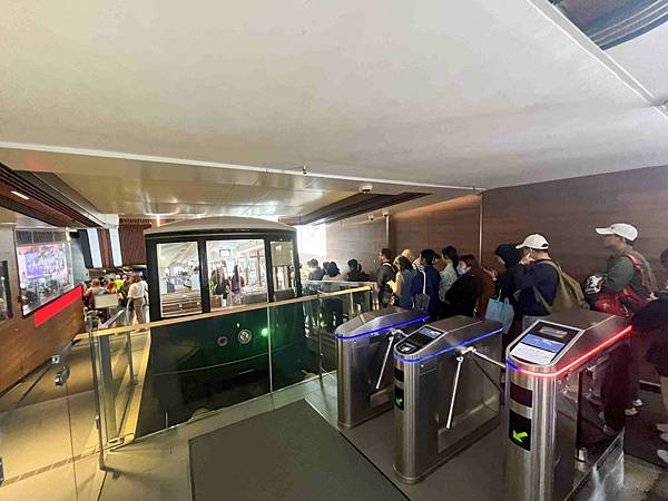 香港太平山山頂纜車+觀景台 (42).jpg